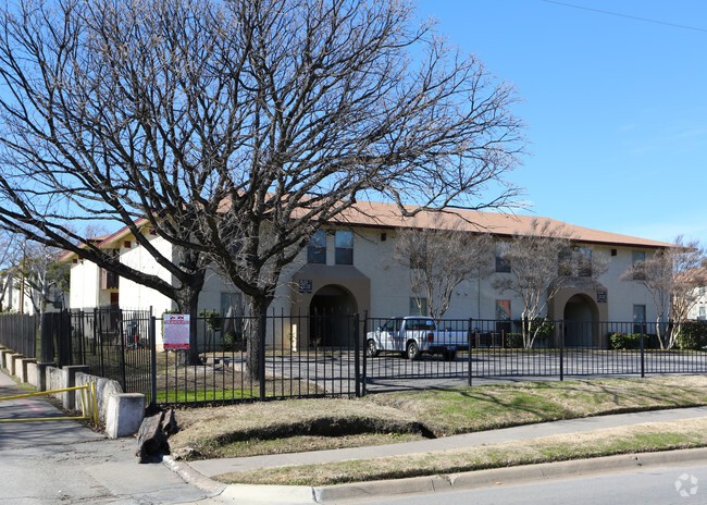 Foto del edificio - El Rancho Escondido Apartments