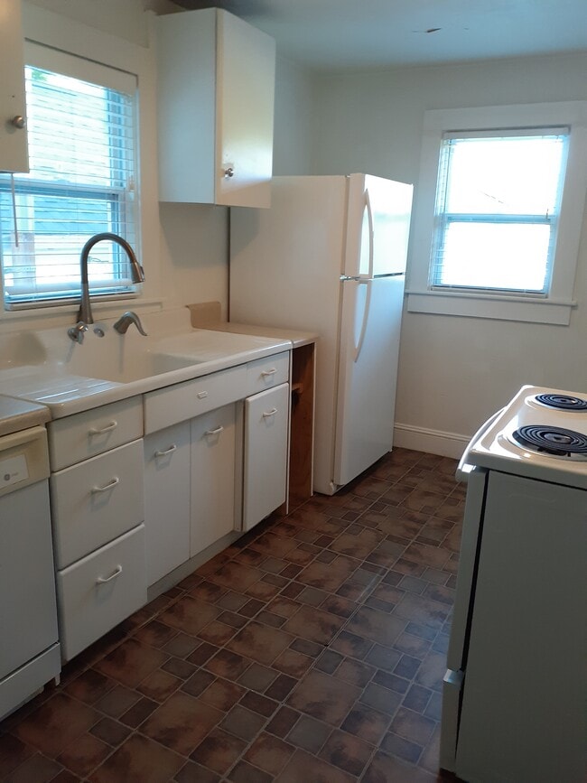 Building Photo - 48 Marcellas Ln