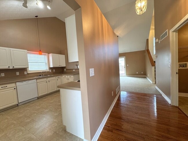Foto del edificio - 8613 Clover Glade Dr