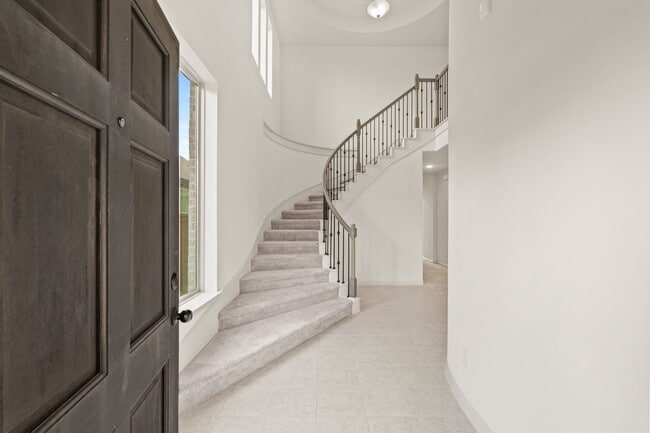 Foto del edificio - 6018 Bristol Spur Ln