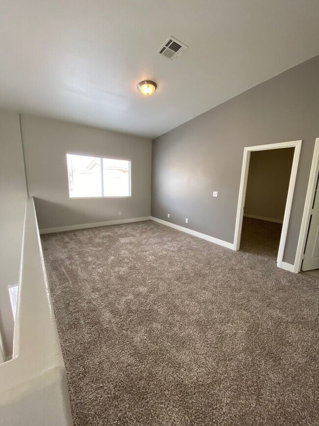 Foto del edificio - 2 bedroom Townhouse w/loft and 2 car garage
