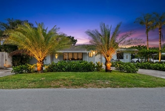 Building Photo - 2808 Middle River Dr