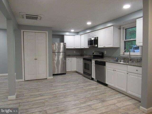 Foto del edificio - 248 Laurel Hill Rd