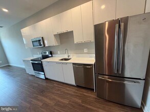 Building Photo - 989 S Buchanan St