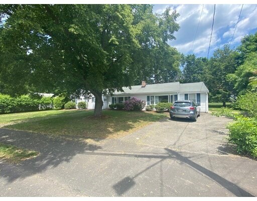 Foto del edificio - 22 Hemlock Dr