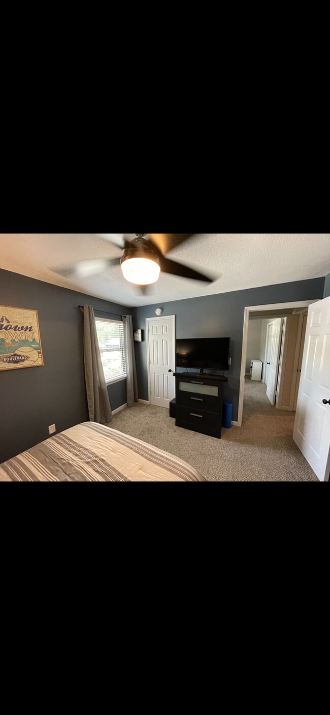 Master Bedroom - 1432 Westbrooke St