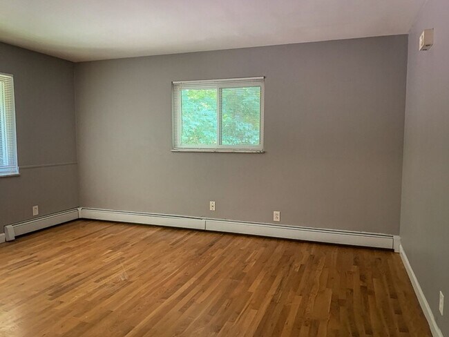 Foto del edificio - 6650 Corbly Rd