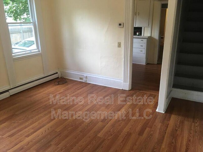 Building Photo - 12 Maxim Ct