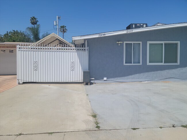 Foto del edificio - 19449 Ingomar St