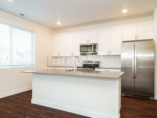 Building Photo - 7632 Verona Lp SW