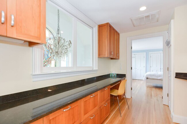 Foto del edificio - 37 Rocky Neck Ave