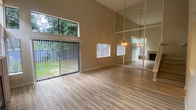 Building Photo - 39076 Applegate Ter