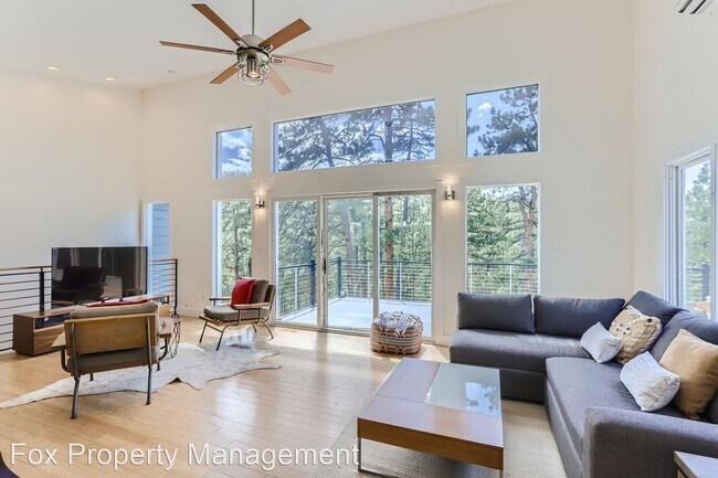 Foto del edificio - 4 br, 3 bath House - 215 Broken Fence Road