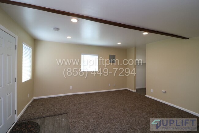 Foto del edificio - 7th St (318-24) (Ramona)