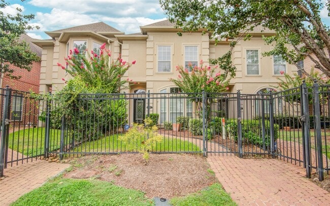 Building Photo - 13619 Brookbluff Ln