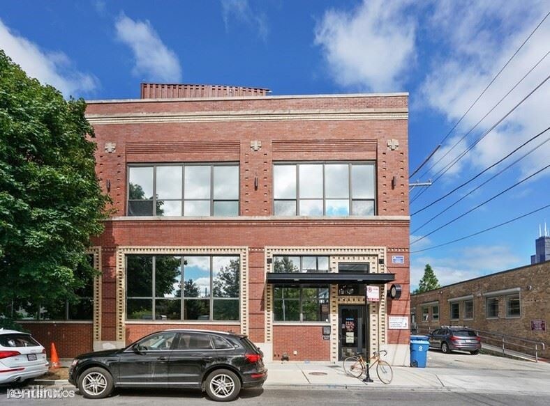 Primary Photo - 412 N Carpenter St