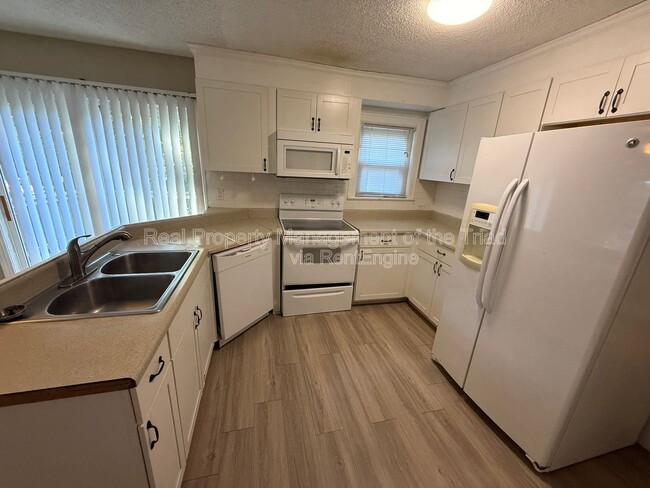 Foto del edificio - 2203 Maywood St