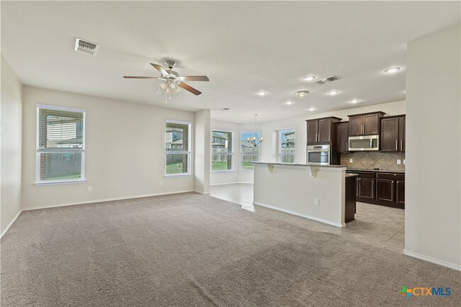 Foto del edificio - 9703 Raeburn Court