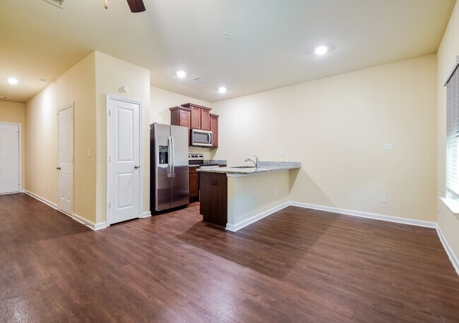 Foto del edificio - 306 Highwood Ln