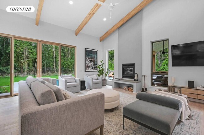 Building Photo - 6 Lilla Ln