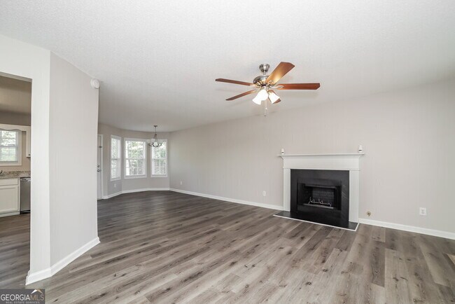 Foto del edificio - 425 River Trace Dr