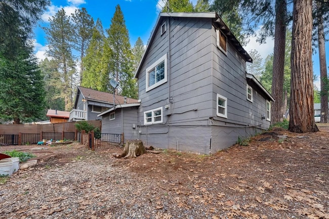 Building Photo - 2932/2934/2936 Alder Dr