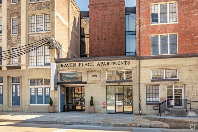 Oficina de arrendamiento - Raven Place