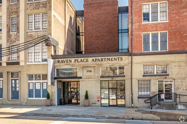 Leasing Office - Raven Place