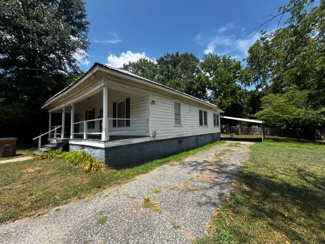 Building Photo - 3/1 close to uptown Shelby, NC
