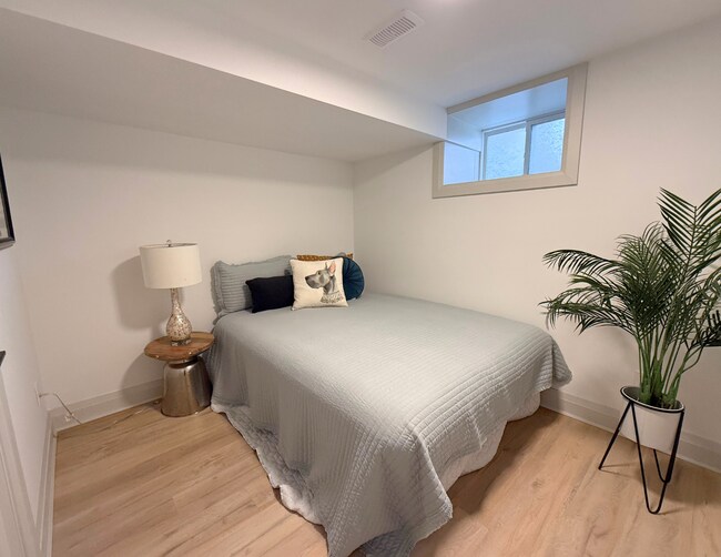 Photo du bâtiment - 286 east 18th st unit 2