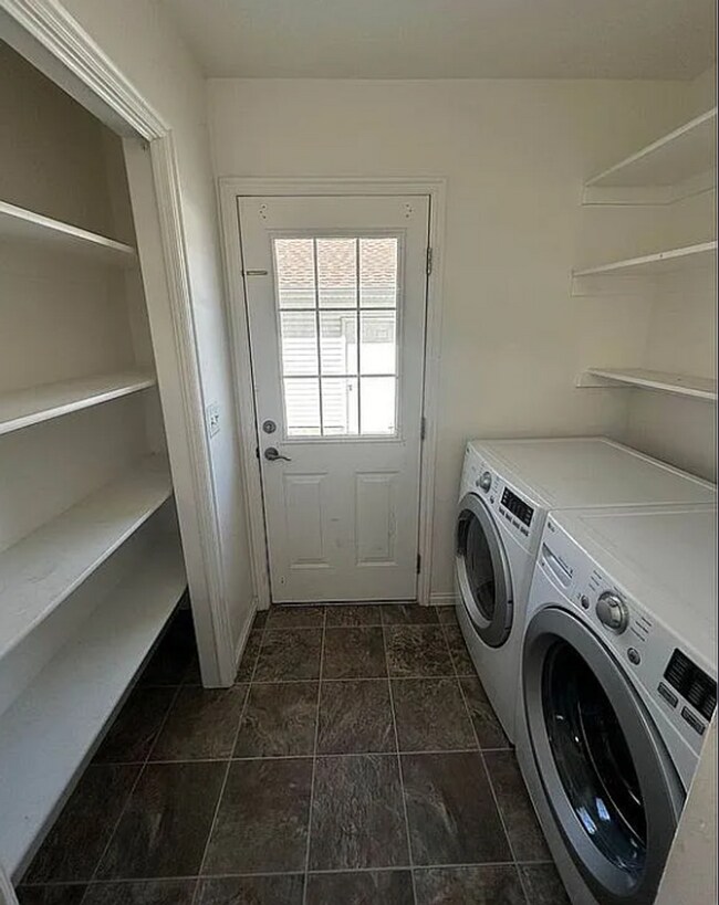 Foto del edificio - 3 bedroom Parkside Townhome!