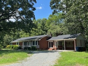 Building Photo - 3207 Isley Dr