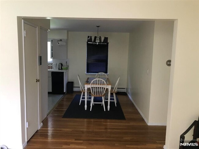 Building Photo - 4 Rolling Ridge Rd