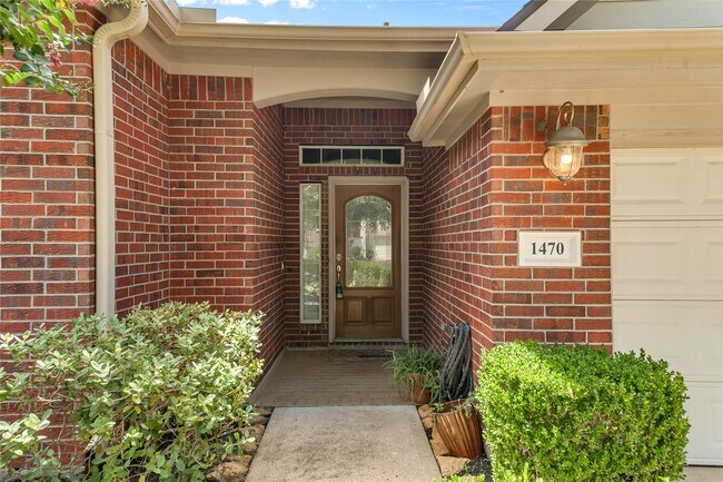 Foto del edificio - 1470 Sherwood Park Cir