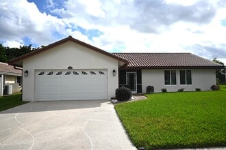 Building Photo - 9746 Lancaster Pl