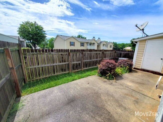 Building Photo - 814 Guilford College Rd