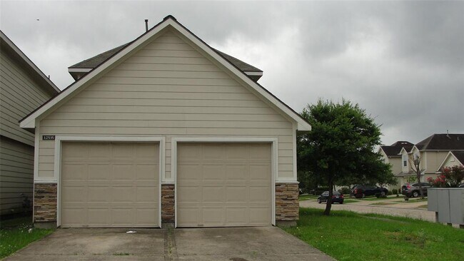 Building Photo - 12535 Ashford River