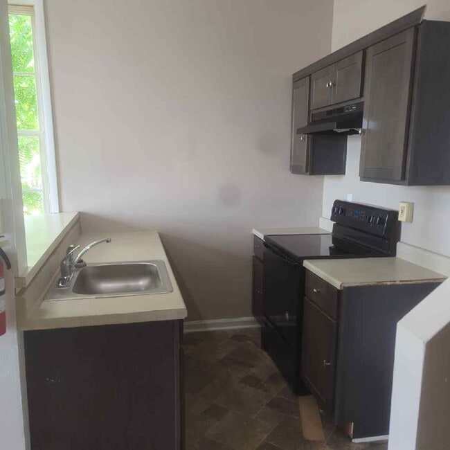 Photo - 705 E 6th St Townhome