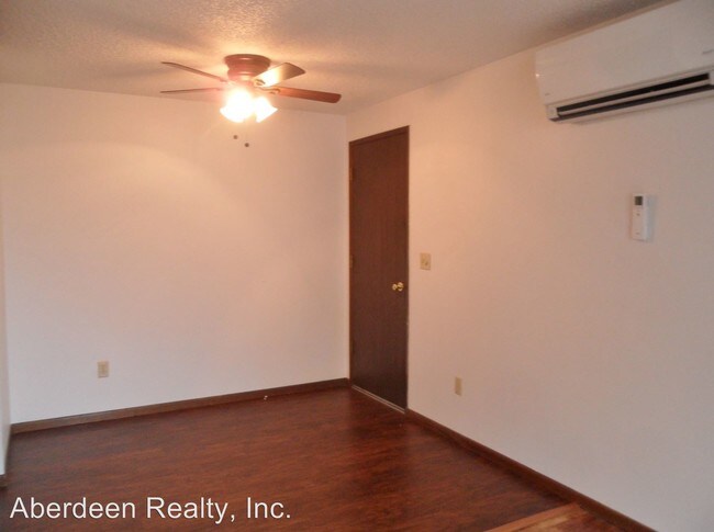 Foto del edificio - 612-614 Lindstrom St