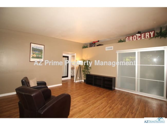 Foto del edificio - 5402 E Windsor Ave