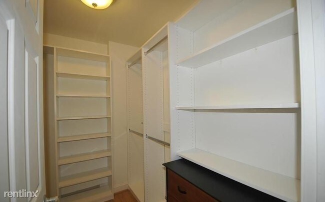 Foto del edificio - 3704 N Charles St