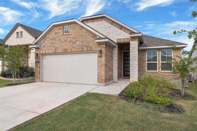 Foto del edificio - 912 Leaning Oak Ln