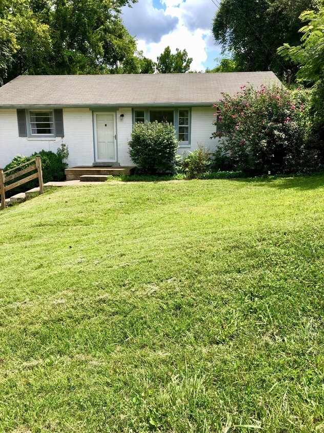 Foto principal - 533 Northcrest Dr