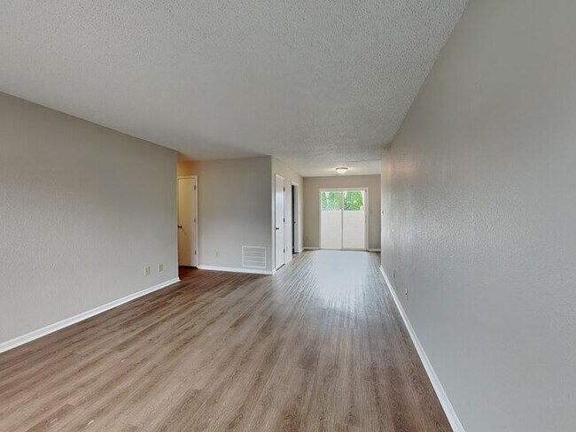 Foto del edificio - 4073 FairOaks Dr