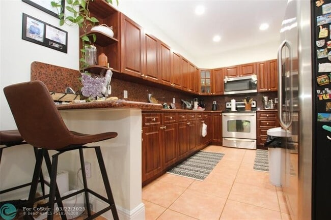 Building Photo - 1305 N 30th Ct