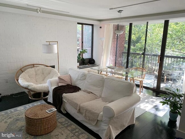 Foto del edificio - 1318 22nd St NW