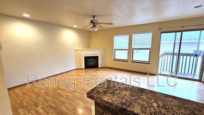 Building Photo - 8111 NE 36th Ct
