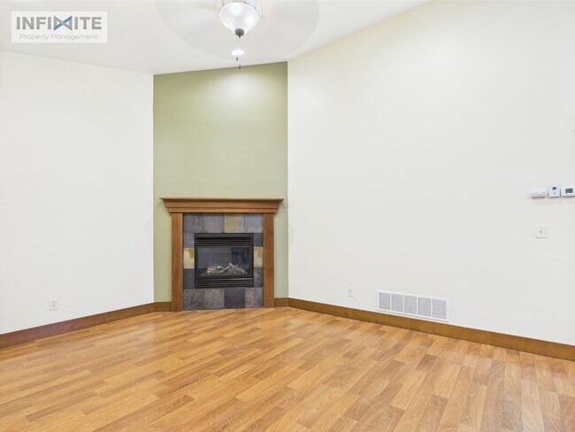 Building Photo - Charming 2-Bedroom, 2-Bath Home in Quiet N...