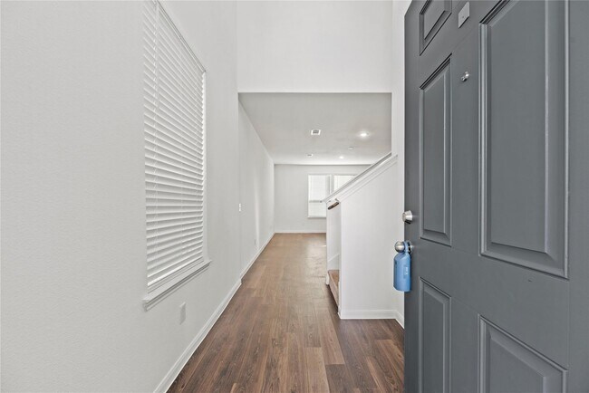 Foto del edificio - 7322 Madison Cmns Ln