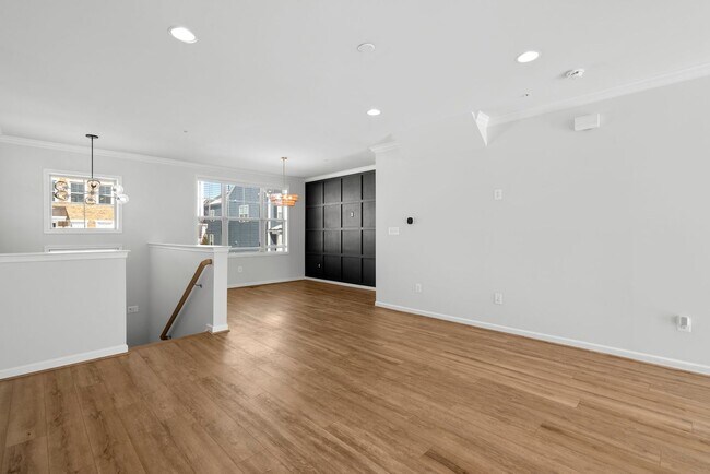 Foto del edificio - 3 Bed 2.5 Bath - Clarksburg Townhouse - Attached 2 Car Garage